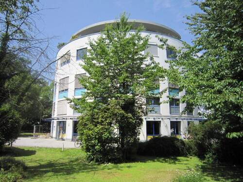 Gebäude. - * GERÄUMIG und REPRÄSENTATIV * - Praxis Kanzlei Büro Studio - zentrale und frequentierte Lage