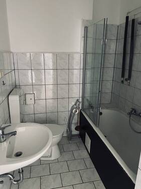 Bad - 3 Zimmer Etagenwohnung zur Miete in Ludwigshafen