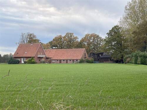 Ansicht - Sanierungsbedürftiger Resthof in idyllischer Alleinlage von Osterwald