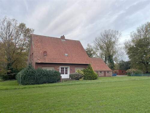 Wohnhaus - 5 Zimmer Mehrfamilienhaus, Wohnhaus in Osterwald b Neuenhaus