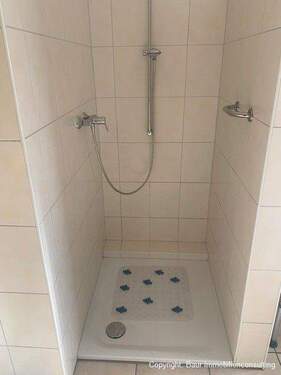 Dusche mit niedrigem Einstieg - 