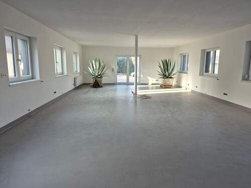 Erdgeschoss - 5 Zimmer Mehrfamilienhaus, Wohnhaus zum Kaufen in Dentlein am Forst