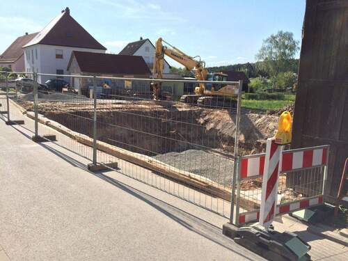 Abbruch und Neubau - 5 Zimmer Mehrfamilienhaus, Wohnhaus in Dentlein am Forst