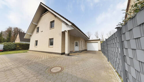 Außenansicht - Einfamilienhaus mit 194,00 m&sup2; in Delmenhorst zum Kaufen