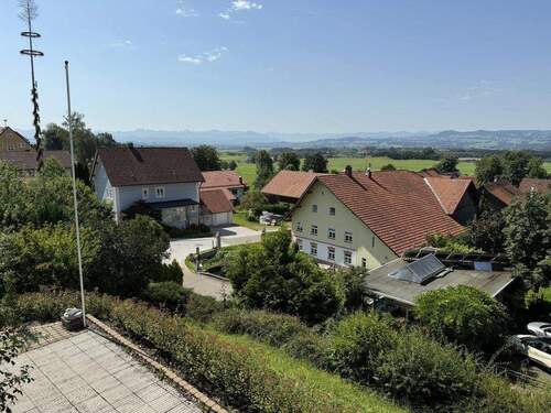 Ausblick vom Balkon im 1. OG - 1 Zimmer Mehrfamilienhaus, Wohnhaus zum Kaufen in Dietmannsried