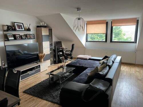 Wohnzimmer - 3 Zimmer Etagenwohnung zur Miete in Neuss