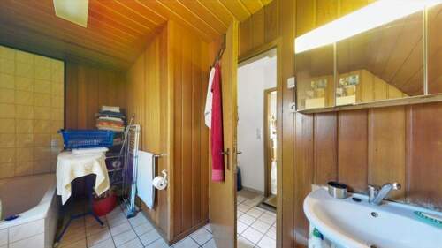 Badezimmer Dachgeschoss - 