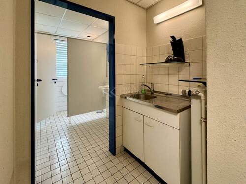 Damen-WC und Teeküche - 