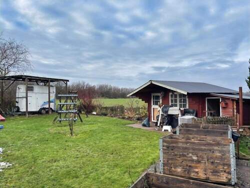 hinterer Grundstücksbereich - 