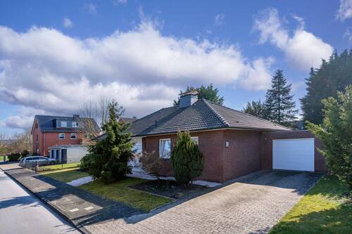 Haus mit Garage - 