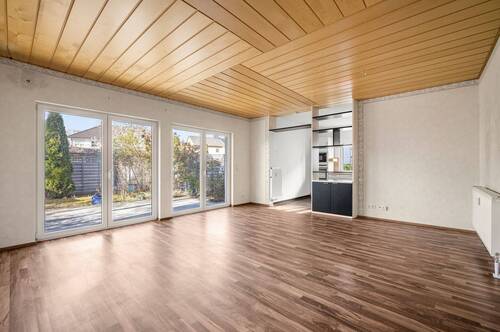 Wohnzimmer_I - 4-Zimmer-Wohnung mit eigenem Garten in Barsinghausen