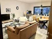 Wohnzimmer - Charmante Eigentumswohnung mit zwei Balkonen inkl. Außenstellplatz