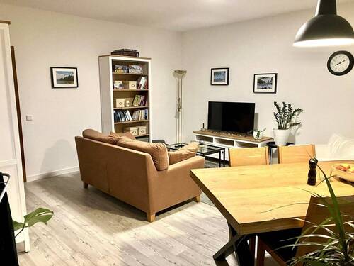 Wohnzimmer - 2 Zimmer Etagenwohnung zum Kaufen in Neuss