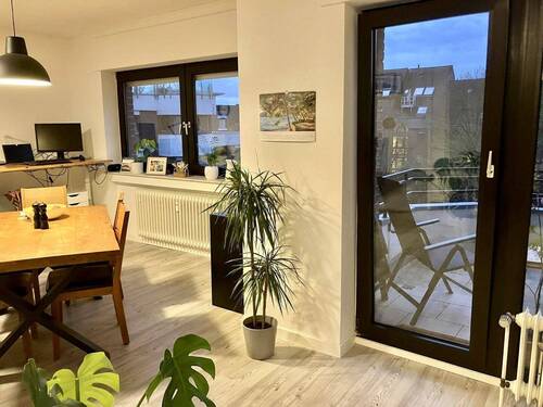 Wohnzimmer - 2 Zimmer Etagenwohnung in Neuss