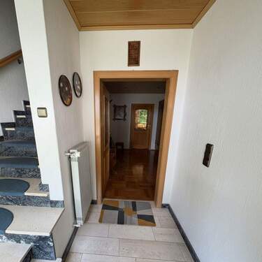 Hauseingang - 7 Zimmer Einfamilienhaus in Brilon