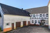 Scheune mit 2 Garagen - 7 Zimmer Einfamilienhaus in Blankenheim-Blankenheimerdorf