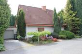 Hausansicht - *** Sehr schönes, freistehendes Einfamilienhaus mit Garage, Terrasse und Garten in Enger ***