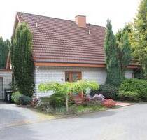 *** Sehr schönes, freistehendes Einfamilienhaus mit Garage, Terrasse und Garten in Enger ***