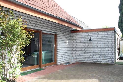 Hausansicht / Terrasse - Einfamilienhaus mit 120,80 m&sup2; in Enger zum Kaufen