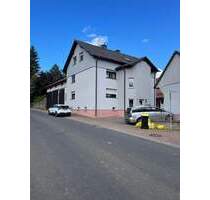 Gepflegtes Zwei-Familienhaus mit Nebengebäuden, Scheune, Stallung und Ackerland - Brachttal Spielberg