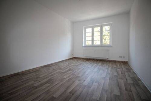 Wohnzimmer - 2 Zimmer Etagenwohnung zur Miete in Chemnitz