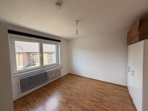 Wohnzimmer Bild 2 - 3 Zimmer Etagenwohnung zur Miete in Düsseldorf