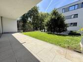 Terrasse mit Gartenanteil - 