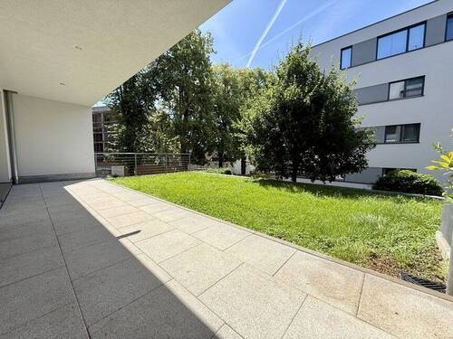 Terrasse mit Gartenanteil - 