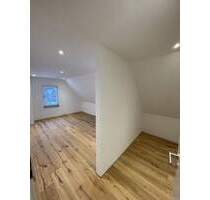 Charmante 2-Zimmer Wohnung auf 72m² mit Dachterrasse - Rückersdorf