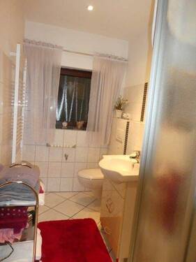 Duschbad im Erdgeschoss - 5 Zimmer Mehrfamilienhaus, Wohnhaus in Oststeinbek