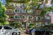 Hauseingangstüre - 2 Zimmer Etagenwohnung zum Kaufen in Hamburg