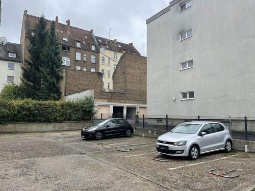 Parklapltz vor der Tür - 