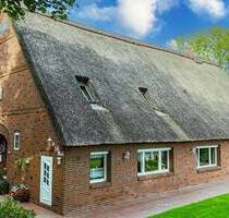 Großes Reetdach-Zweifamilienhaus auf ca. 3400m² in Sievern - Geestland