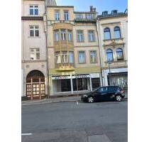 Mitten in der Stadt, zentraler geht es (fast) nicht! Schönes Mehrfamilienhaus in Werdau.