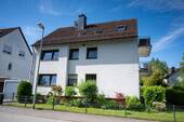 MFH Haus aussen3 - Freistehendes Mehrfamilienhaus mit 3 Wohnungen