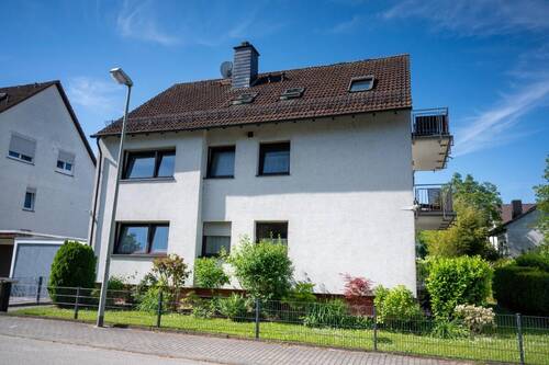 MFH Haus aussen3 - Freistehendes Mehrfamilienhaus mit 3 Wohnungen