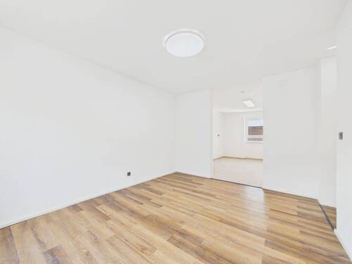Wohnzimmer OG - 9 Zimmer Mehrfamilienhaus, Wohnhaus in Bretten