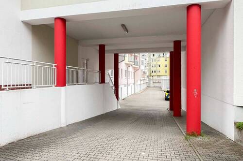 Einfahrt Garage - 