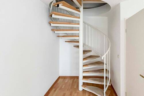 Formschöne Wendeltreppe - 