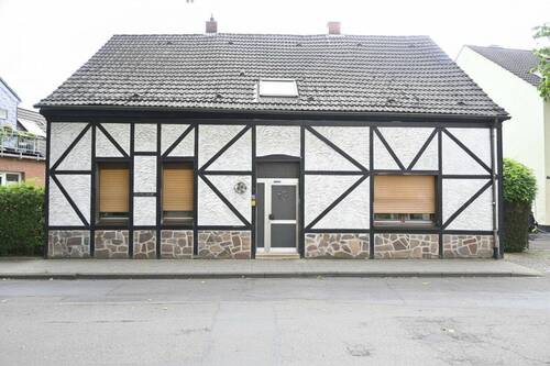 Straßenansicht - 