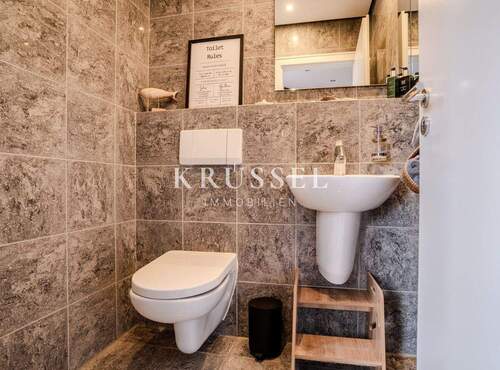 Das Gäste-WC im Erdgeschoss - 