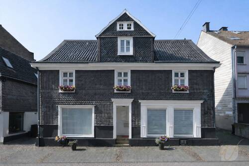 Hausansicht - Wohnen und Arbeiten unter einem Dach