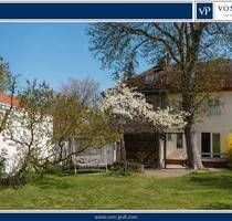 Wohnen am Schloßpark: Charmantes Reihenmittelhaus mit Garten und großem Potential - Berlin / Pankow