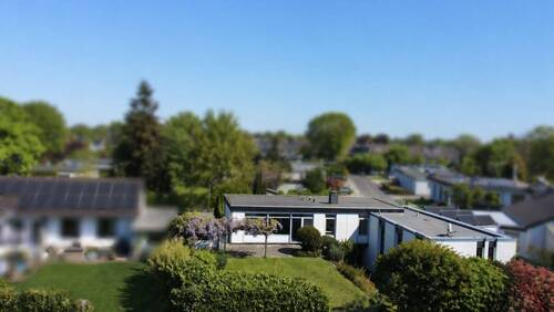 Ansicht Drohne - 9 Zimmer Bungalow zum Kaufen in Neuss