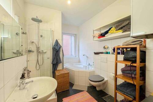 Bad 1 - 4 Zimmer Etagenwohnung in Nürnberg