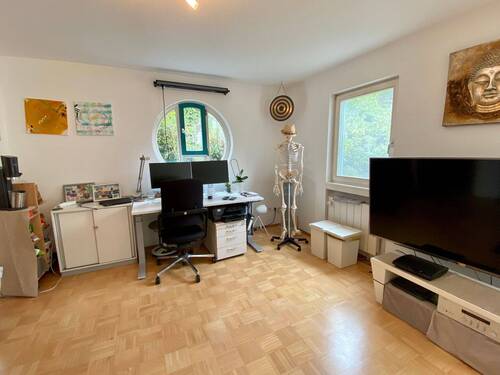 Arbeitsbereich im Wohnzimmer - 