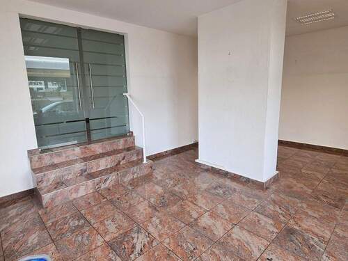 Schauraum - Gewerberäume zu vermieten - 990,00 EUR Kaltmiete,