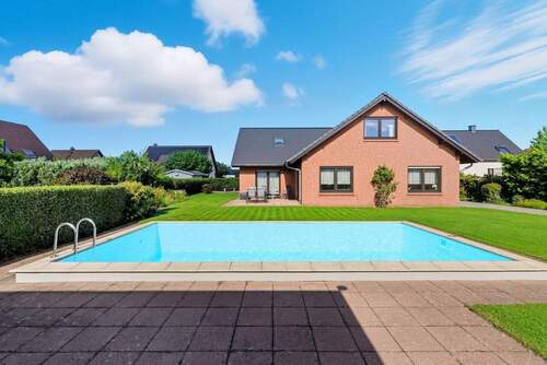 Poolansicht - Traumhaus in Sielow - Wohnen, Entspannen, Wohlfühlen