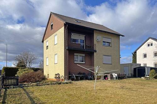 Gartenansicht - 6 Zimmer Mehrfamilienhaus, Wohnhaus in Steinbach