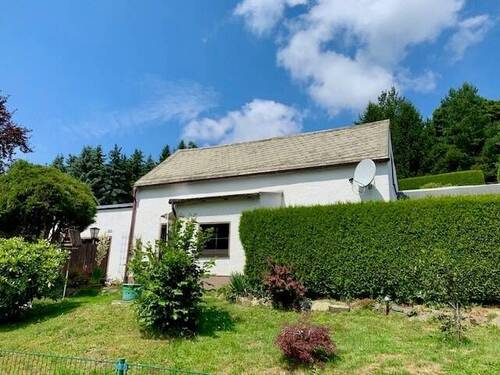 Hausansicht - Mittendrin und doch schöner Wohnlage !